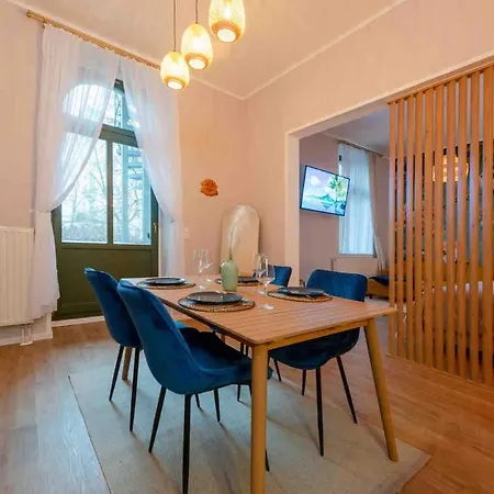 Geraeumige Moderne Wohnung
